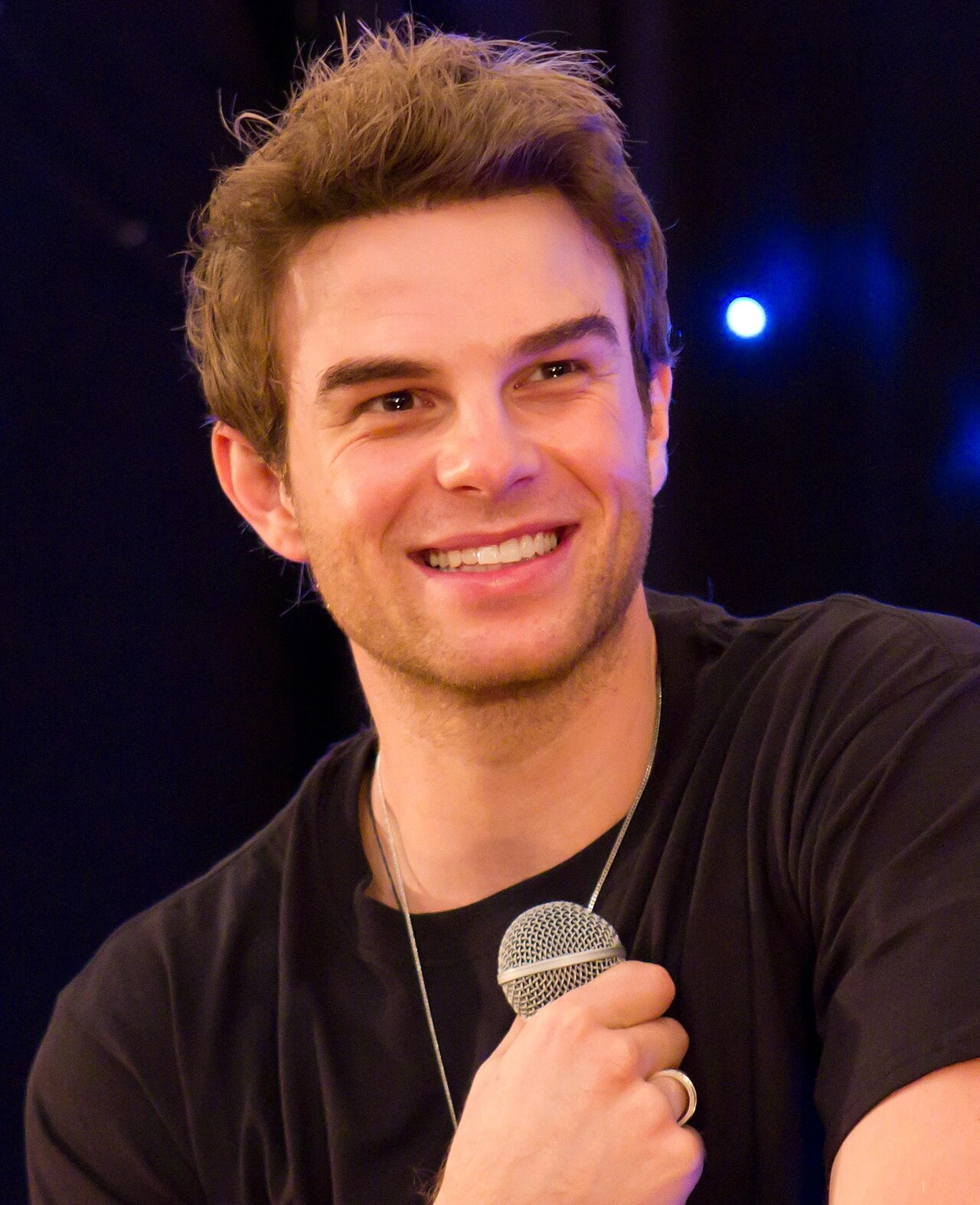 Nathaniel Buzolic Net Worth: Estimate, Income Sources, and Reliability